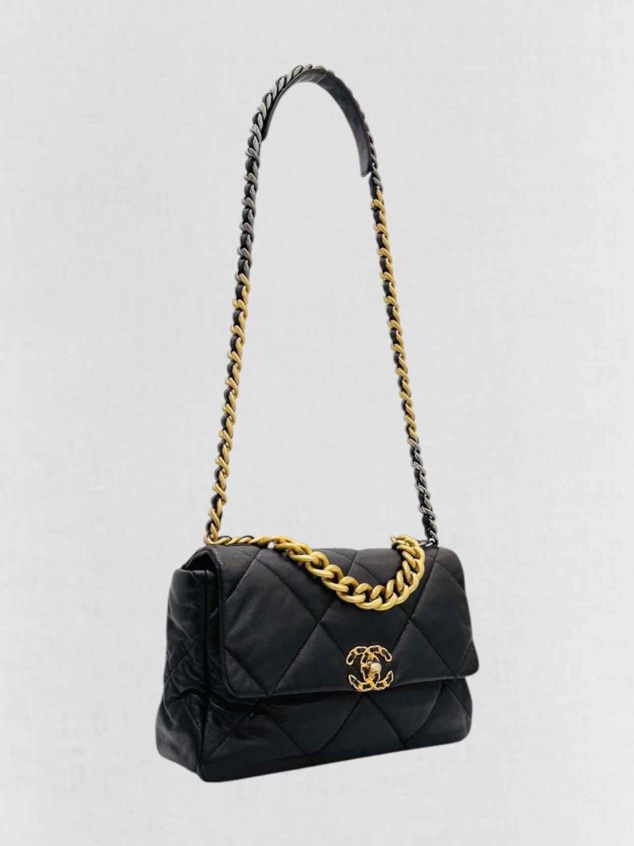 CHANEL 19 Black Quilted Shoulder Bag