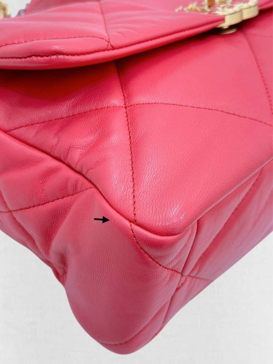 CHANEL 19 Pink Quilted Shoulder Bag