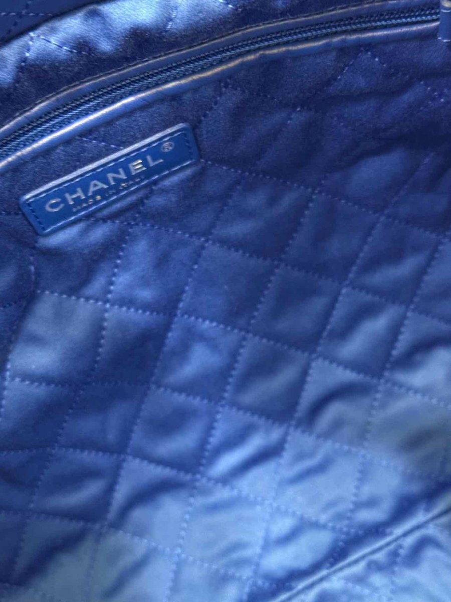 CHANEL 22 Blue Quilted Shoulder Bag