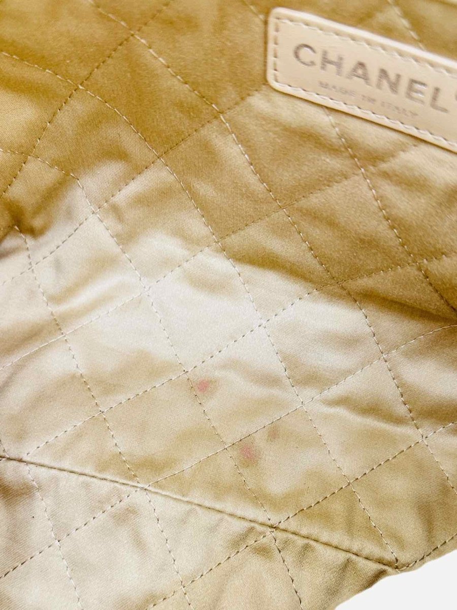 CHANEL 22 White Quilted Shoulder Bag