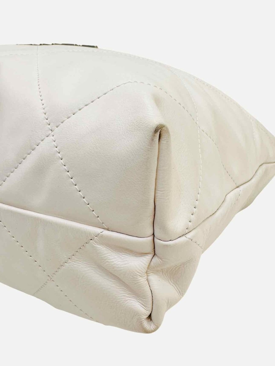 CHANEL 22 White Quilted Shoulder Bag