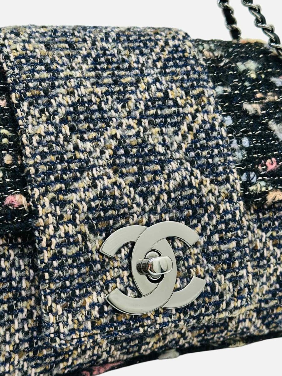 CHANEL Fantasy Tweed Black Multicolor Shoulder Bag