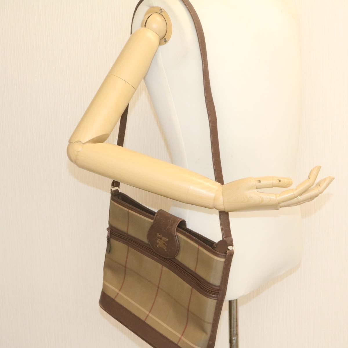 BurberrySS Nova Check Shoulder Bag Khaki Brown Canvas Auth q018