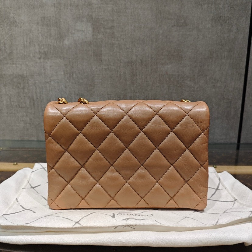 Chanel Beige Quilted Leather Chain Shoulder Bag xxcm