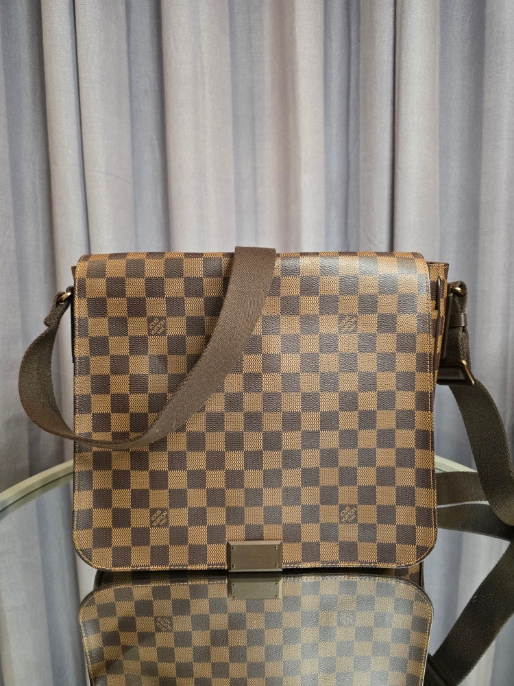 Louis Vuitton District Messenger Bag Damier Ebene Canvas Messenger Bag