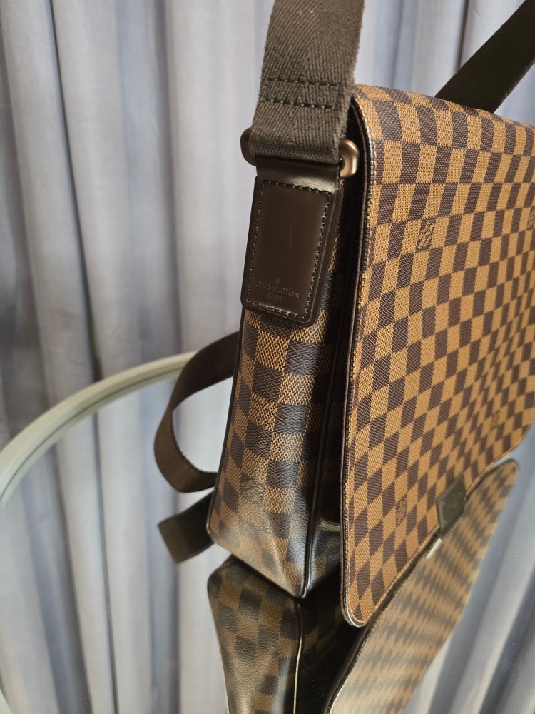 Louis Vuitton District Messenger Bag Damier Ebene Canvas Messenger Bag