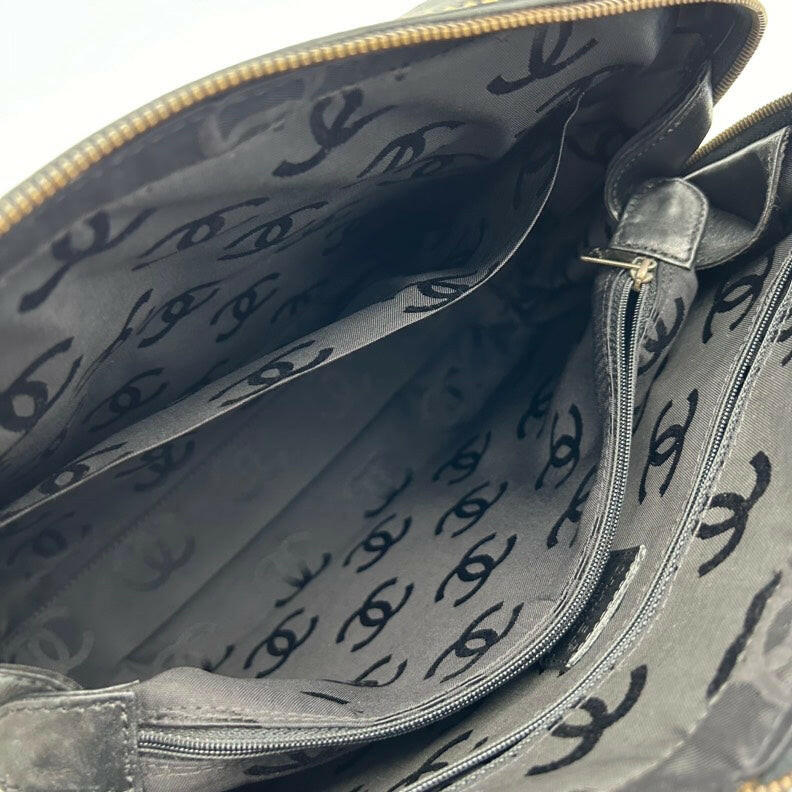 Chanel Black Quilted Leather Shoulder Bag Medium with Silver Hardware