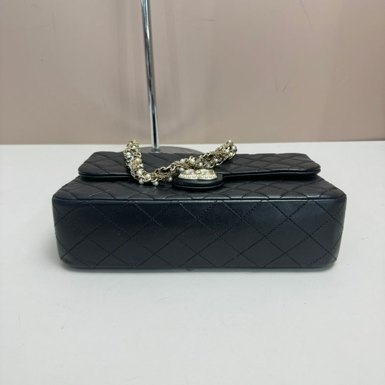 Chanel Black Quilted Lambskin Chain Shoulder Bag Medium Size