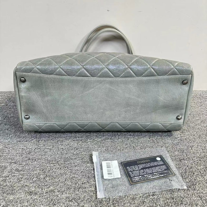 Chanel Quilted Calfskin Leather Grey Shoulder Bag Large