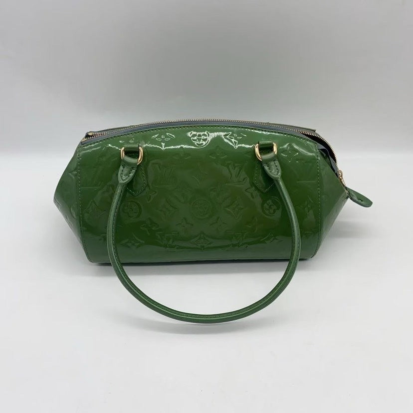 Louis Vuitton Green Vernis Leather Beaute Pochette Bag
