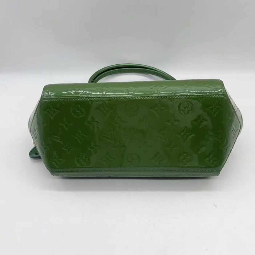 Louis Vuitton Green Vernis Leather Beaute Pochette Bag