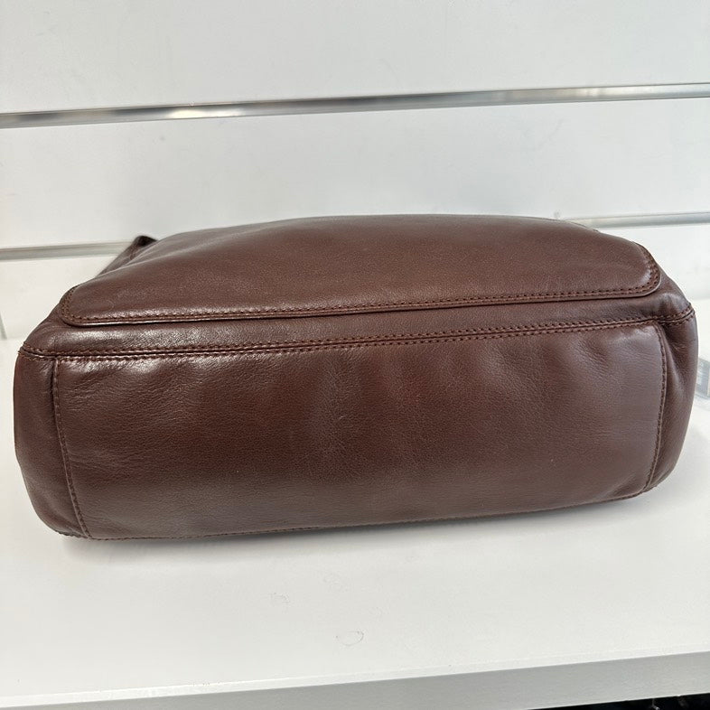 Pre-loved Chanel Crossbody Bag 2757 in Brown Leather