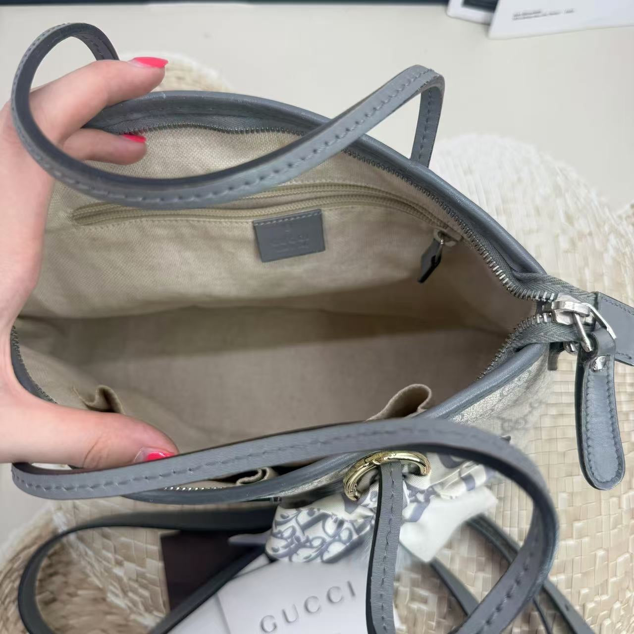 Preloved Gucci GG Supreme Beige Two-Way Bag