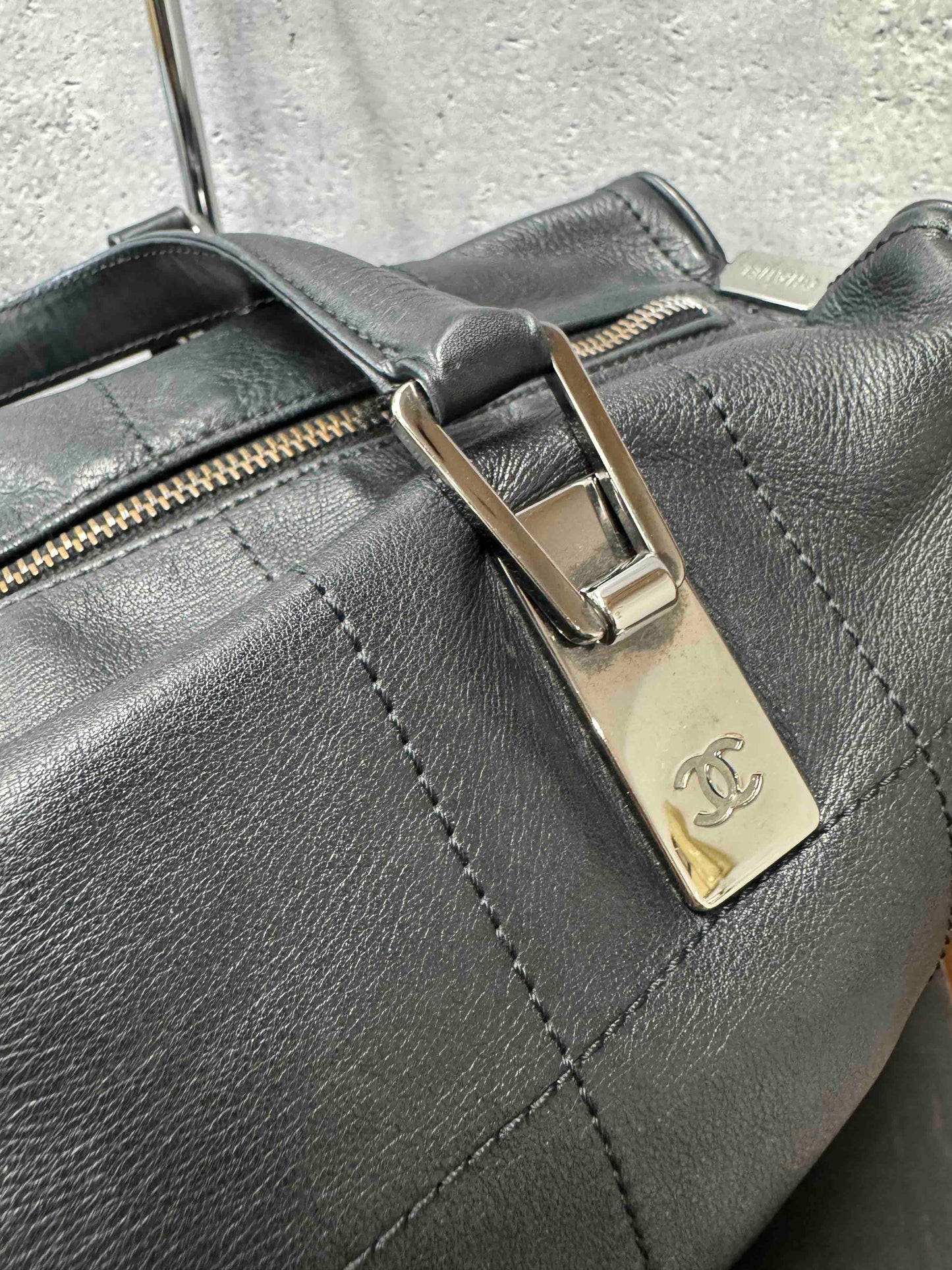 Chanel Black Tote Bag JW - Elegant Leather Shoulder Bag