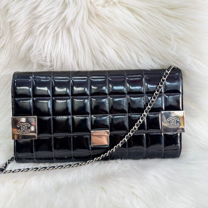 Preloved Chanel Chocolate Bar Chain Shoulder Bag in Black Leather