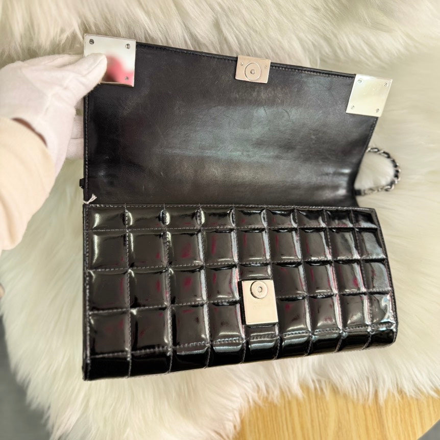 Preloved Chanel Chocolate Bar Chain Shoulder Bag in Black Leather