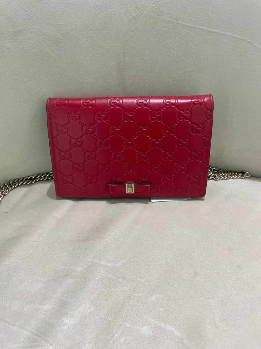 Pre-loved GUCCI GG Marmont Red Leather Shoulder Bag