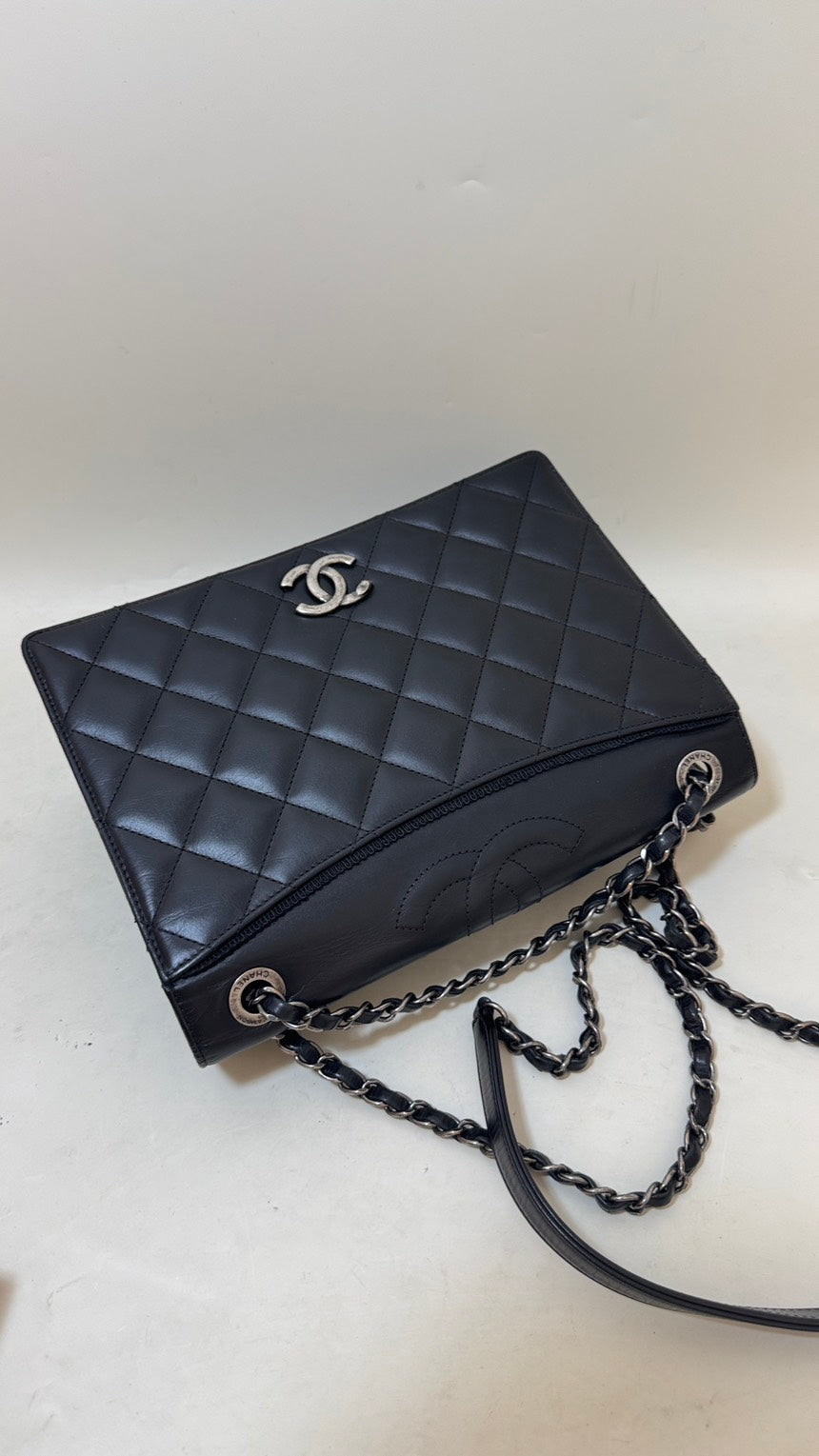 Chanel Classic Flap Bag Black Leather Shoulder Bag