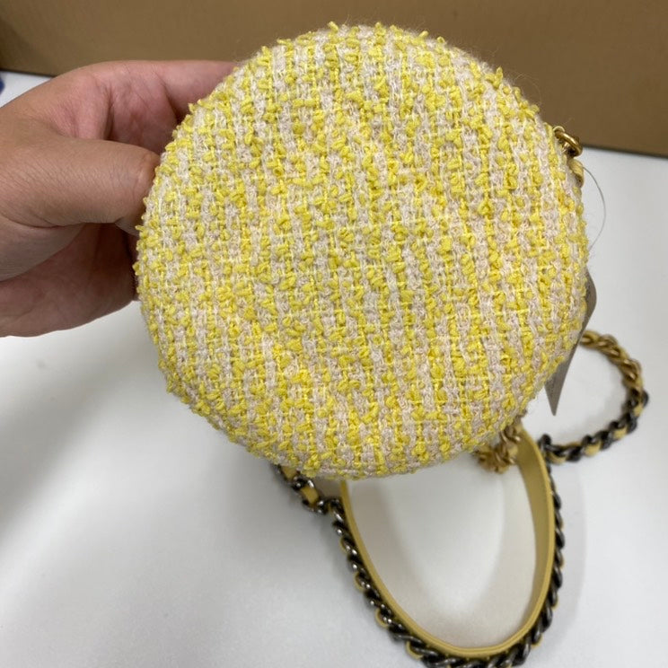 Chanel Preloved Crossbody Bag E56165 Yellow Tweed