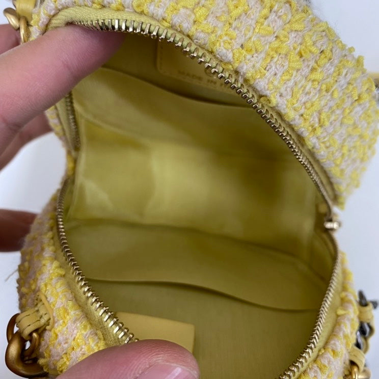 Chanel Preloved Crossbody Bag E56165 Yellow Tweed