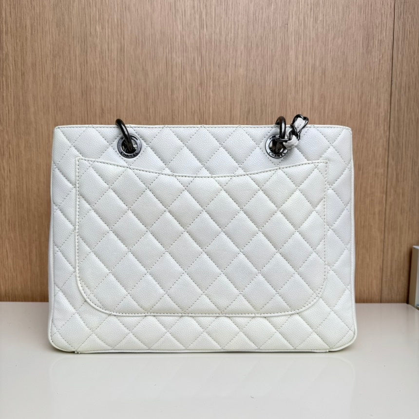 Chanel White Quilted Shoulder Bag