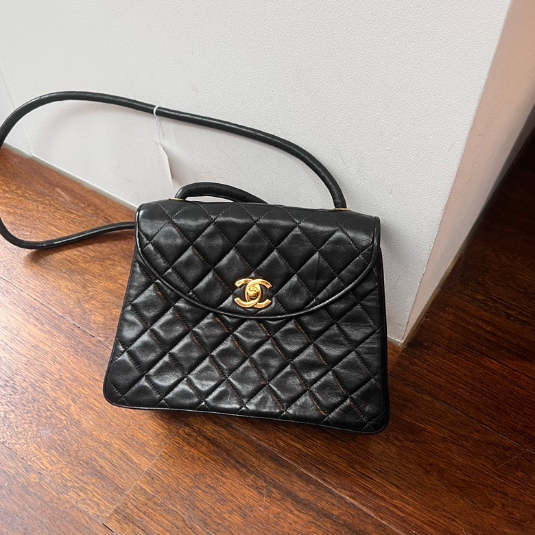 Chanel Quilted Leather Shoulder Bag Black AG