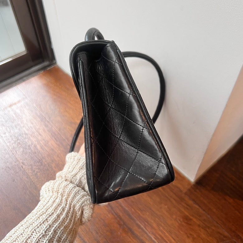 Chanel Quilted Leather Shoulder Bag Black AG