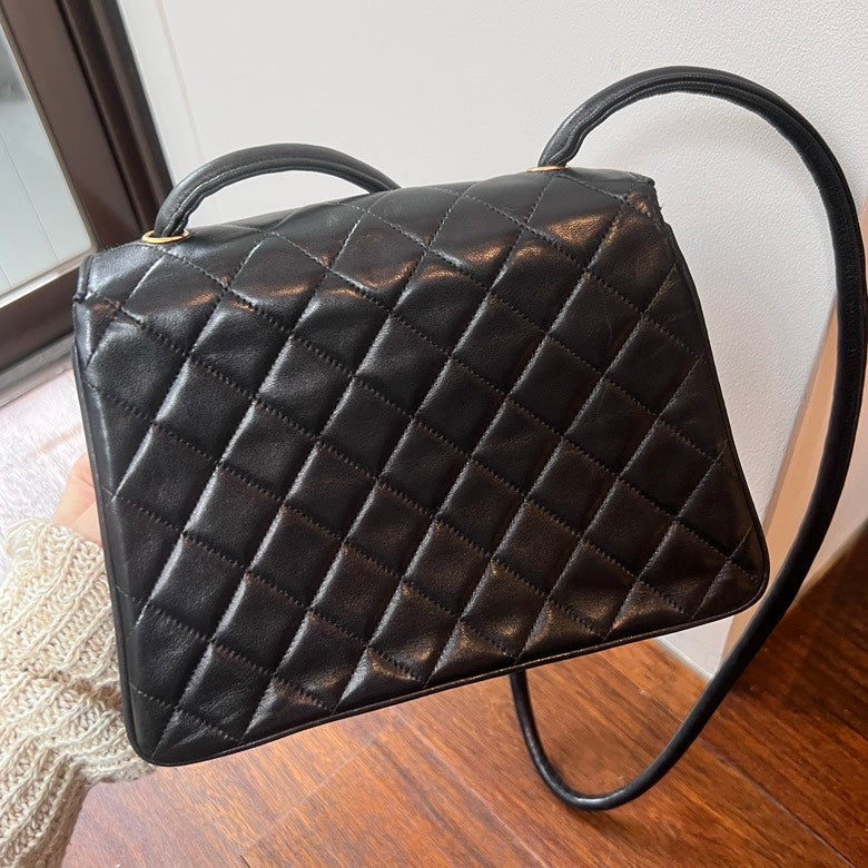 Chanel Quilted Leather Shoulder Bag Black AG