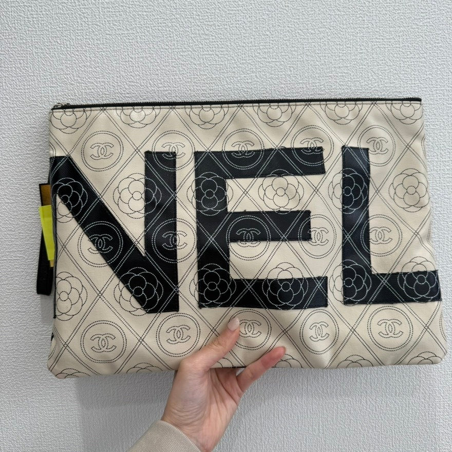 Preloved Chanel Camellia Clutch Bag GT8912 Black Leather Clutch