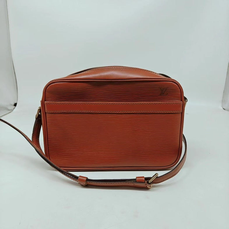 Louis Vuitton Epi Camera Crossbody Bag in Red Leather