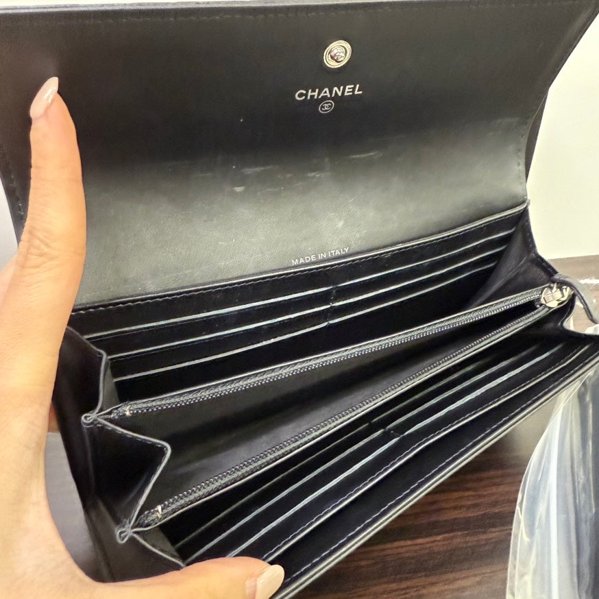 Preloved Chanel Calfskin Camellia Black Wallet FM0077