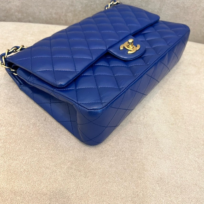 Chanel Classic Flap Bag in Blue Leather - Shoulder Bag
