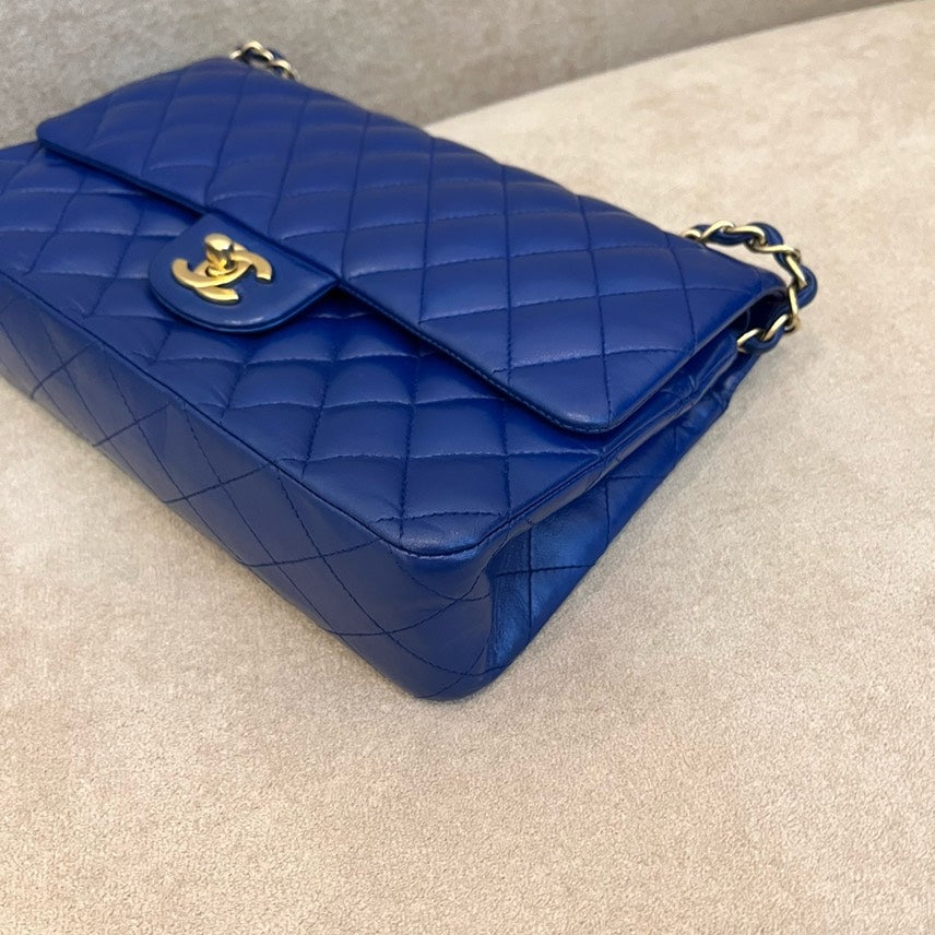 Chanel Classic Flap Bag in Blue Leather - Shoulder Bag
