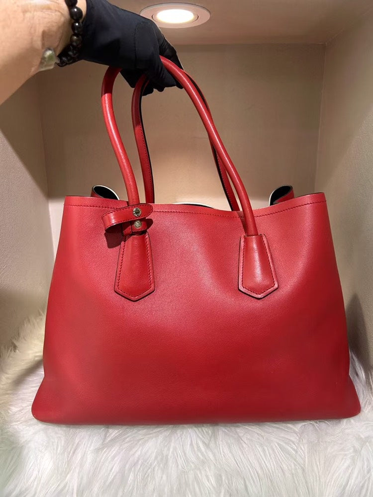 Pre-loved Prada Twin Pocket Tote Bag Red Leather Shoulder Bag