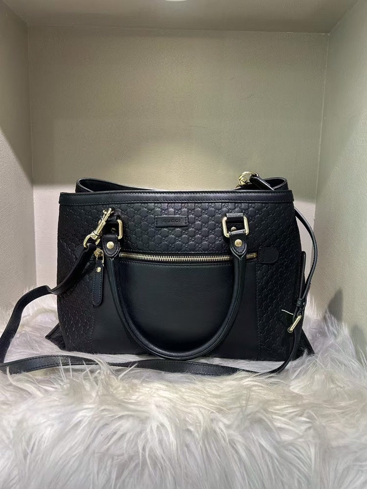 Pre-loved GUCCI GG Marmont Black Leather Shoulder Bag