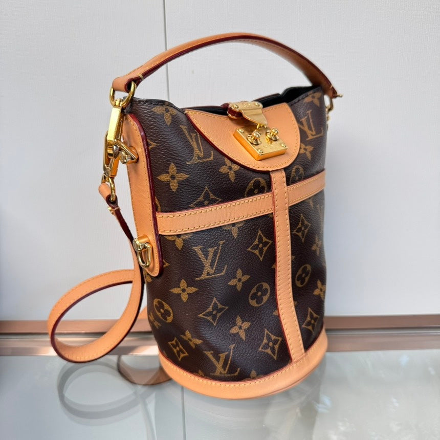 Louis Vuitton Monogram Bucket Bag in Brown Canvas