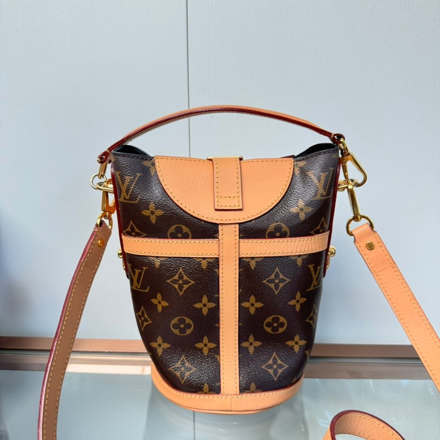 Louis Vuitton Monogram Bucket Bag in Brown Canvas