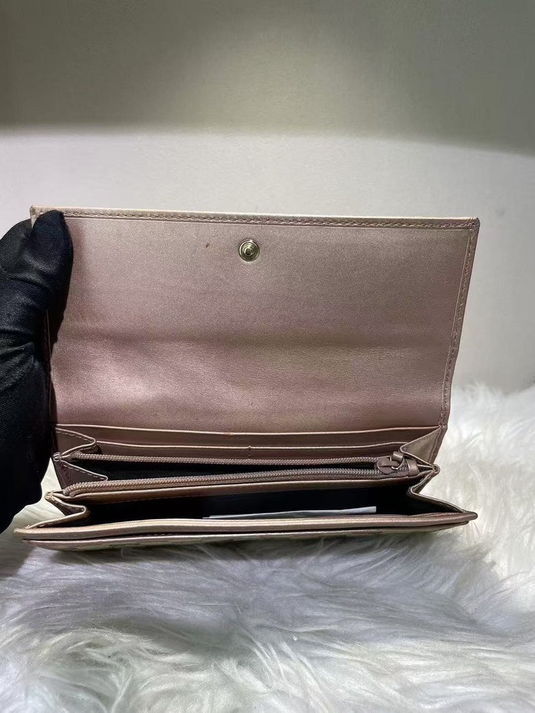 Pre-loved GUCCI Heartbit Wallet Beige Canvas Wallet