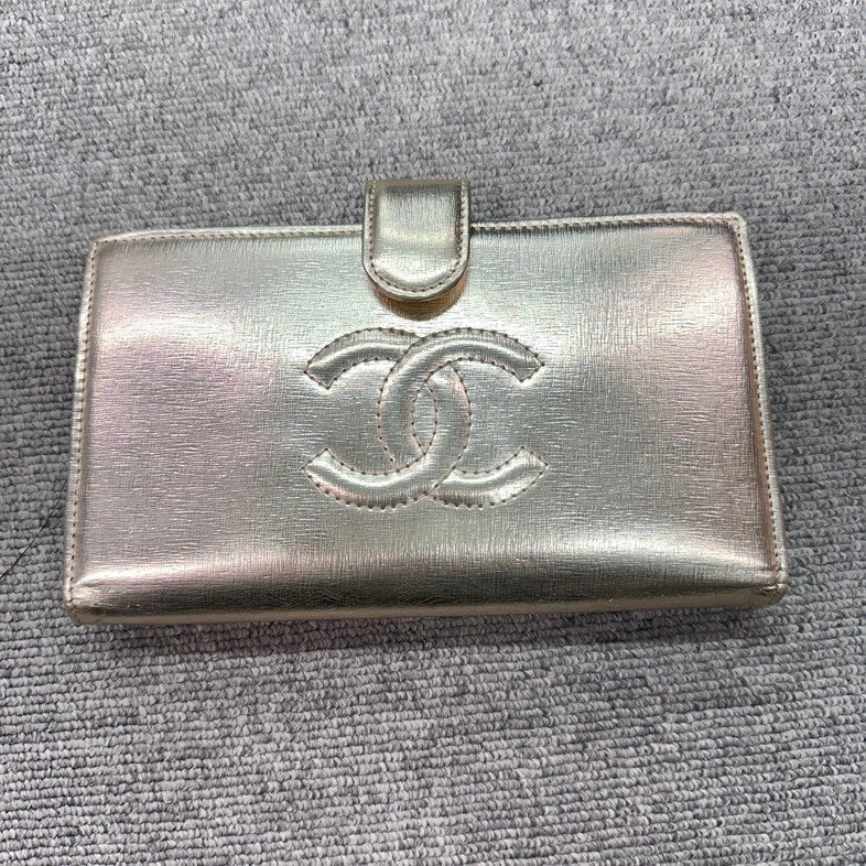 Pre-loved Chanel Wallet BVJ Gold Metallic Leather Wallet