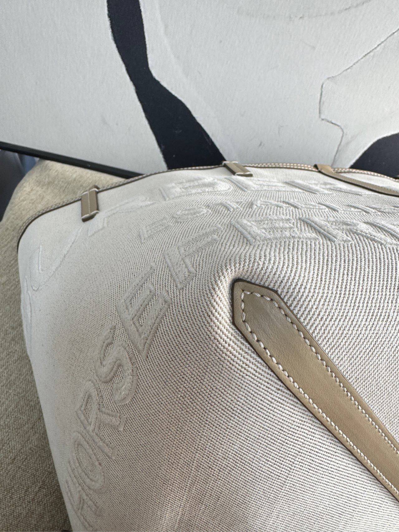 Burberry Canvas Beige Tote Bag 13779148