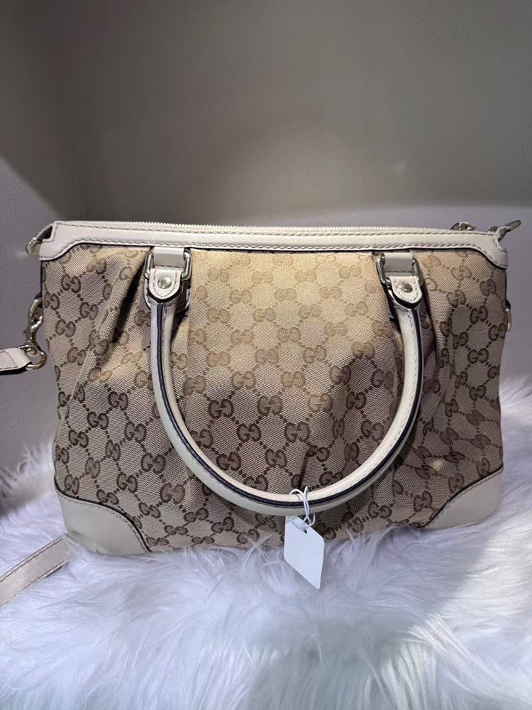 Pre-loved GUCCI Cream GG Canvas Shoulder Bag