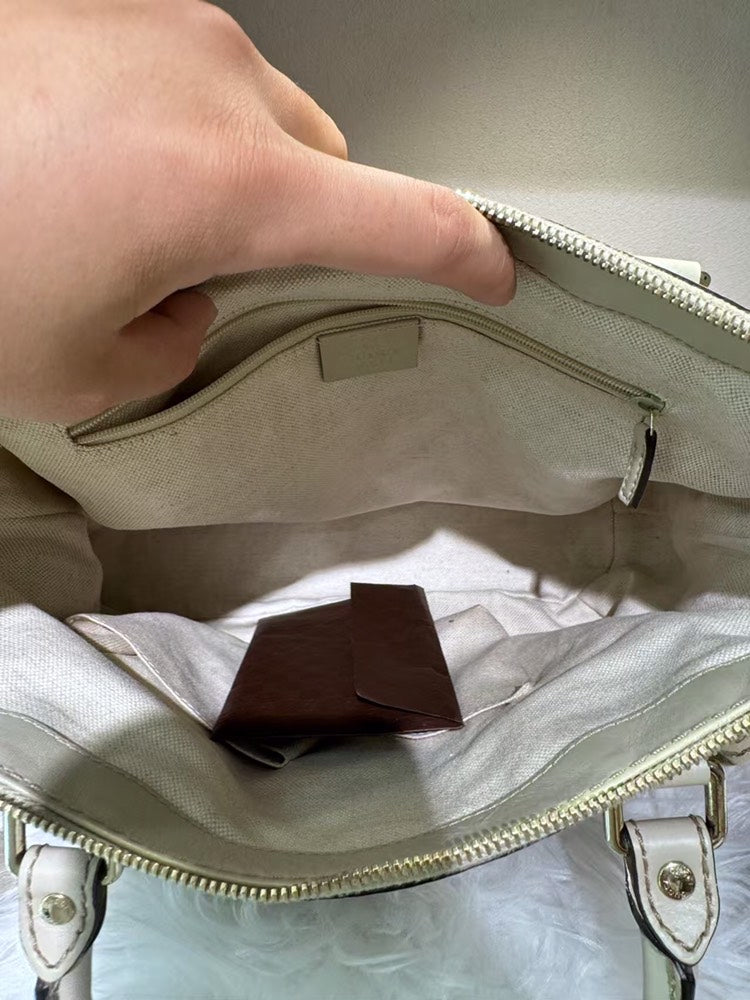 Pre-loved GUCCI Cream GG Canvas Shoulder Bag