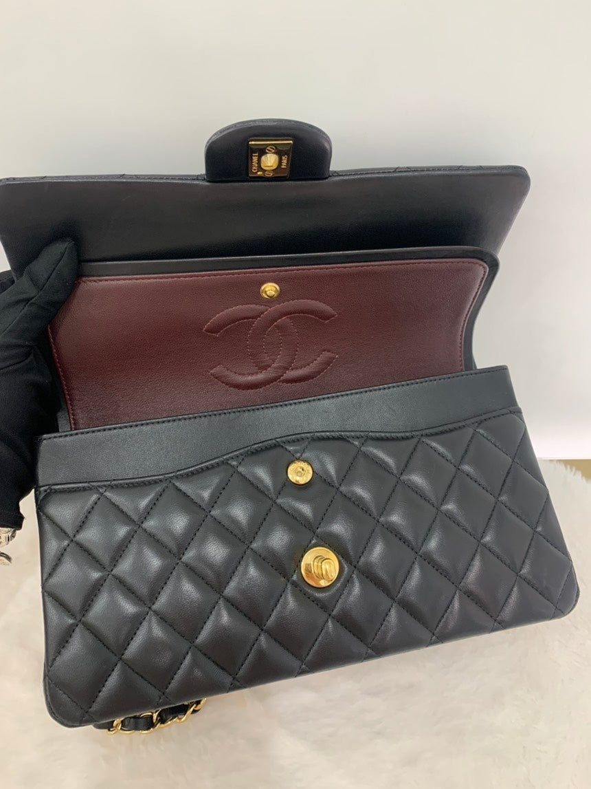 Preloved Chanel Classic Flap Medium Black Leather Shoulder Bag with Gold Hardware