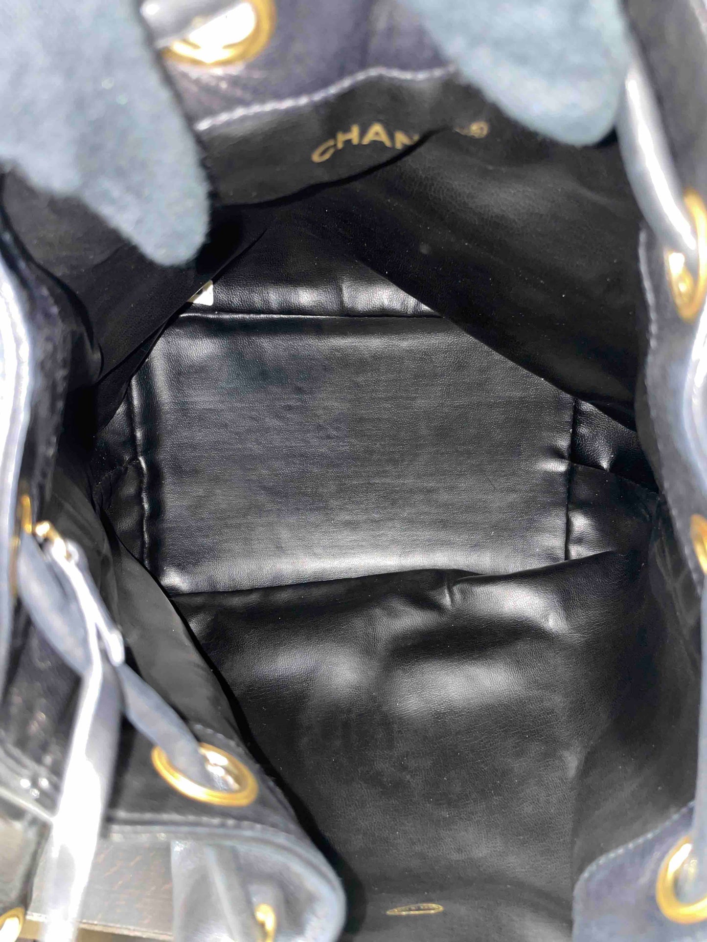 Chanel Vintage Drawstring Bucket Bag Black Leather RG007284200