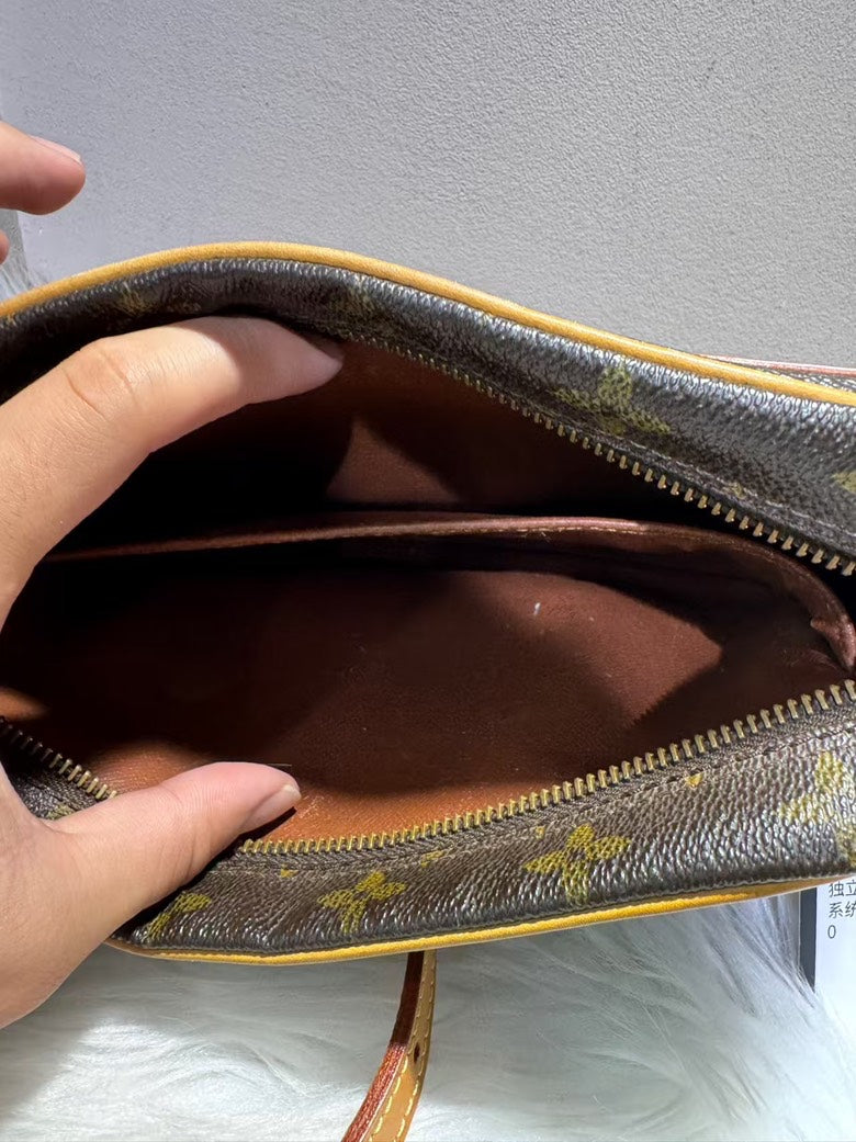 LOUIS VUITTON Monogram Canvas Reporter Brown Crossbody Bag