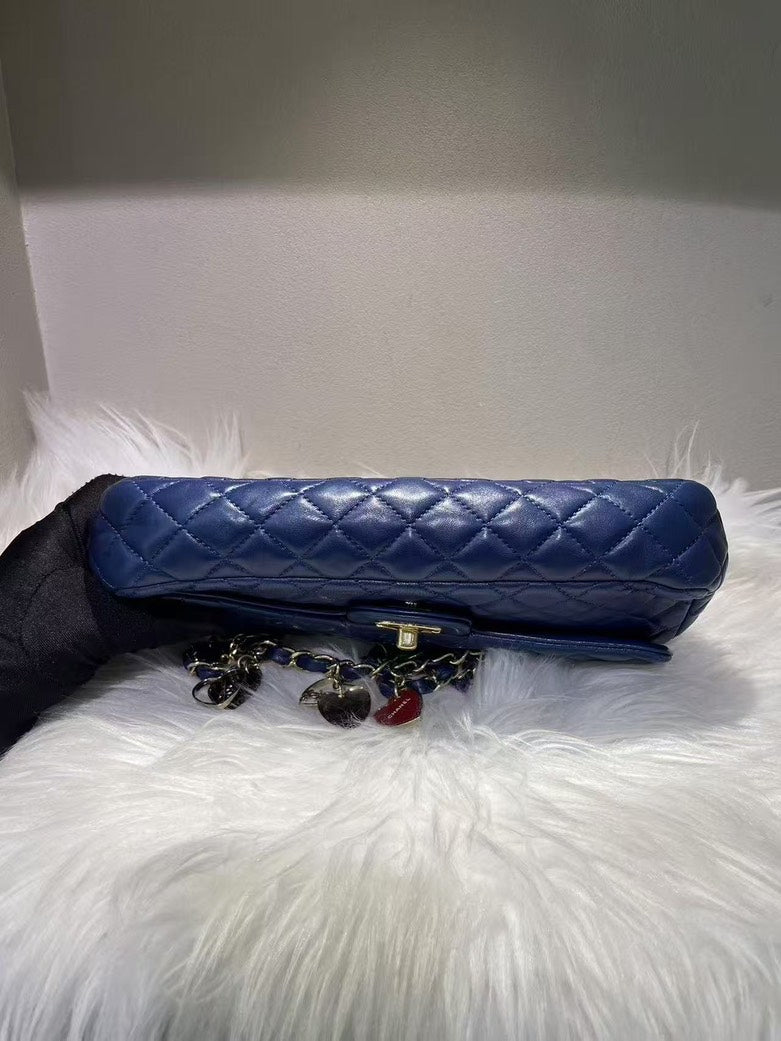 Pre-loved CHANEL Quilted Flap Bag Blue Leather Crossbody