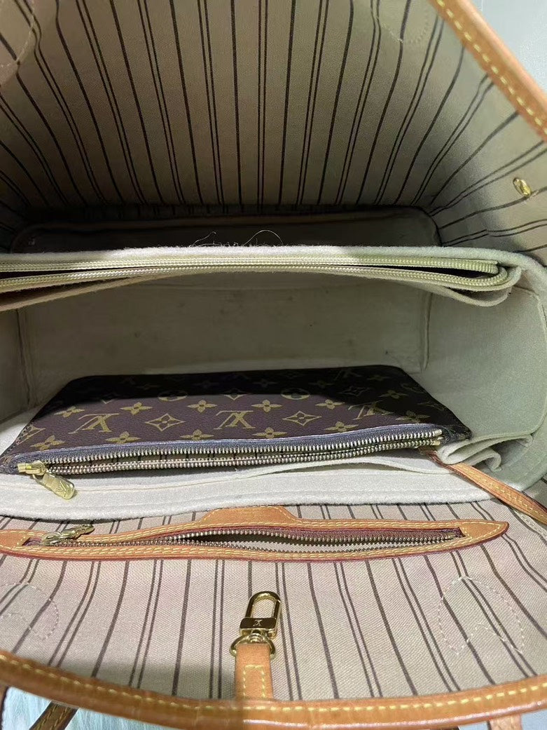 Pre-loved Louis Vuitton Neverfull Monogram Tote Bag Brown