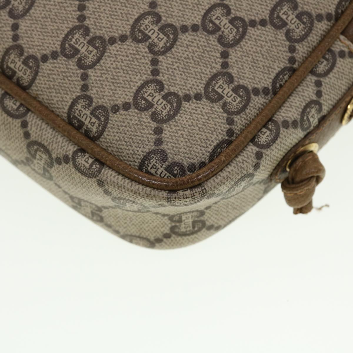 GUCCI GG Plus Canvas Shoulder Bag PVC Leather Beige th3681
