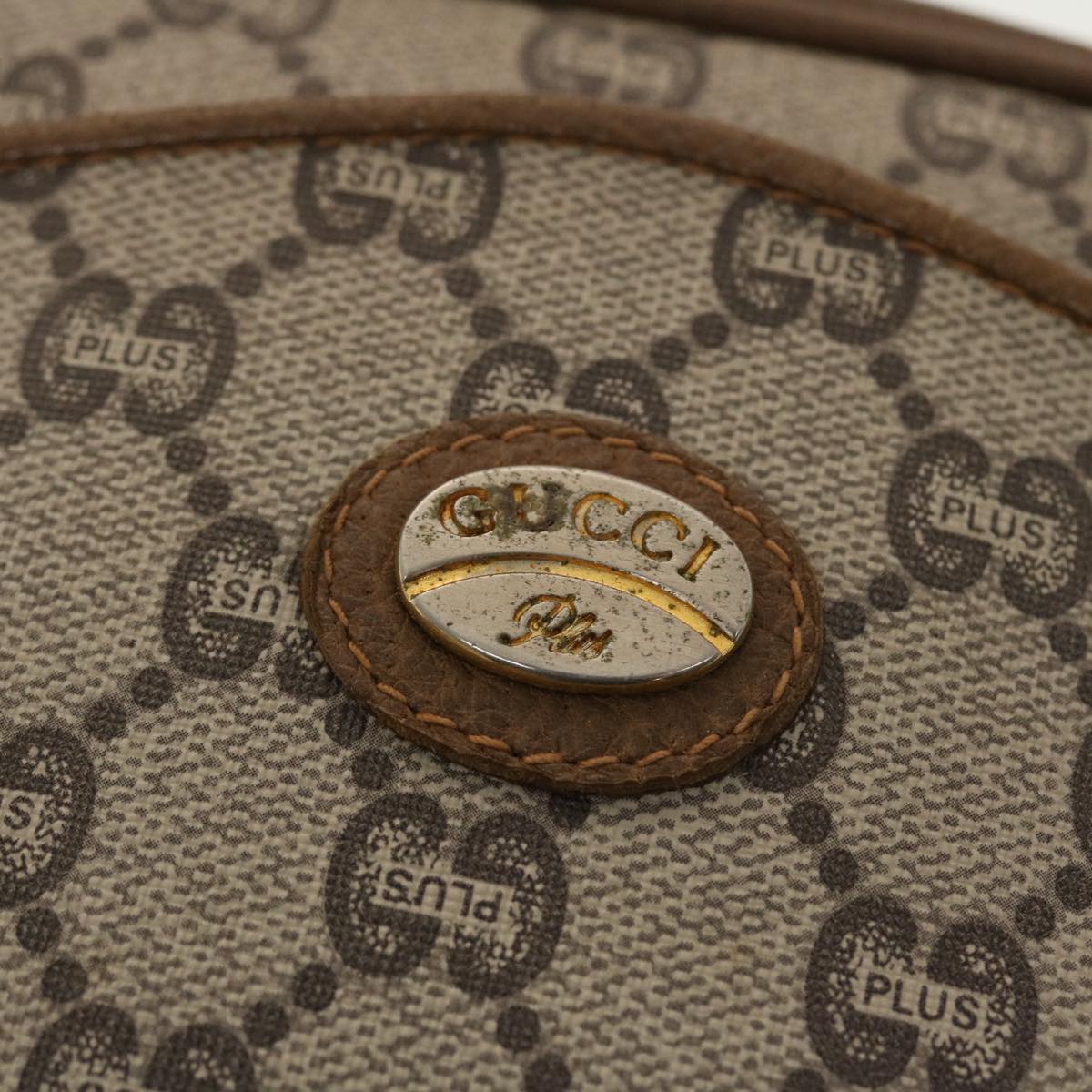 GUCCI GG Plus Canvas Shoulder Bag PVC Leather Beige th3681