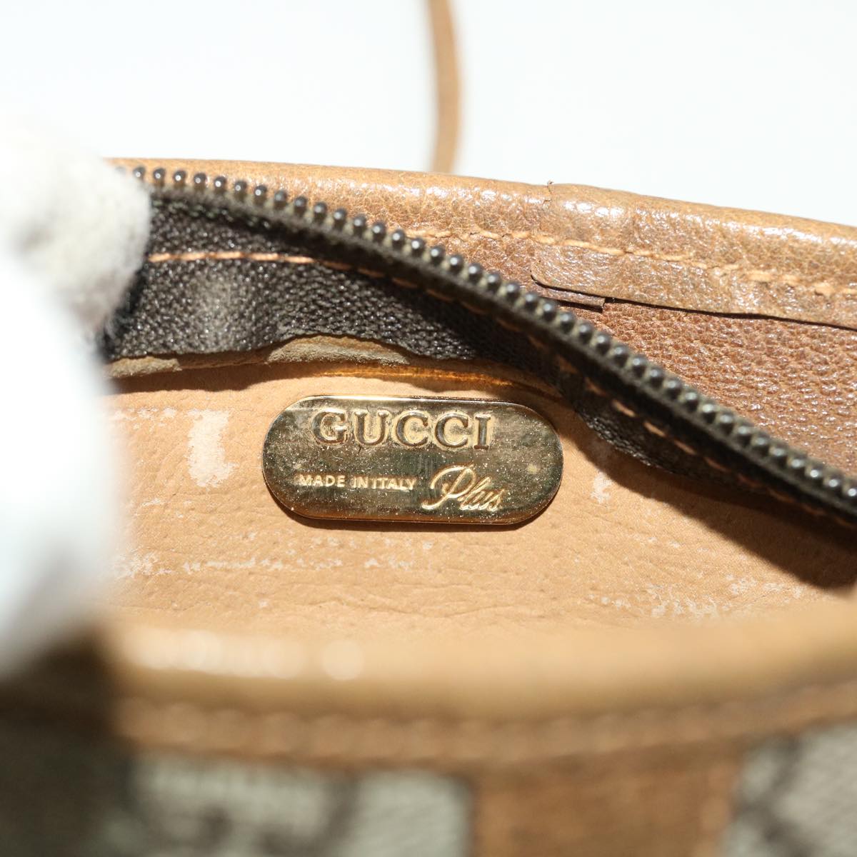 GUCCI GG Plus Canvas Shoulder Bag PVC Leather Beige th3722